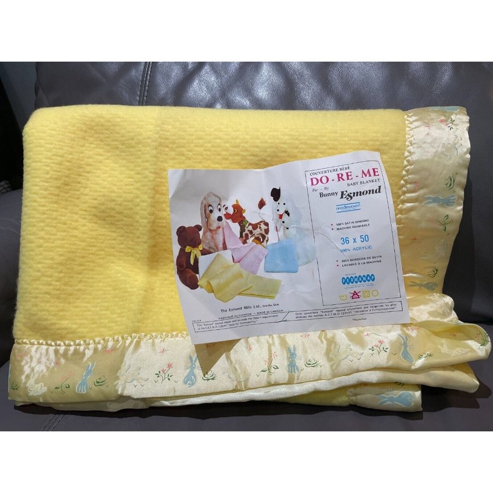 NEW Vintage 70's Bunny Esmond Baby yellow Blanket Satin Trim acrylic 36 x 50
